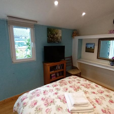Private Suite In Oxfordshire, A40 Witney Buitenkant foto