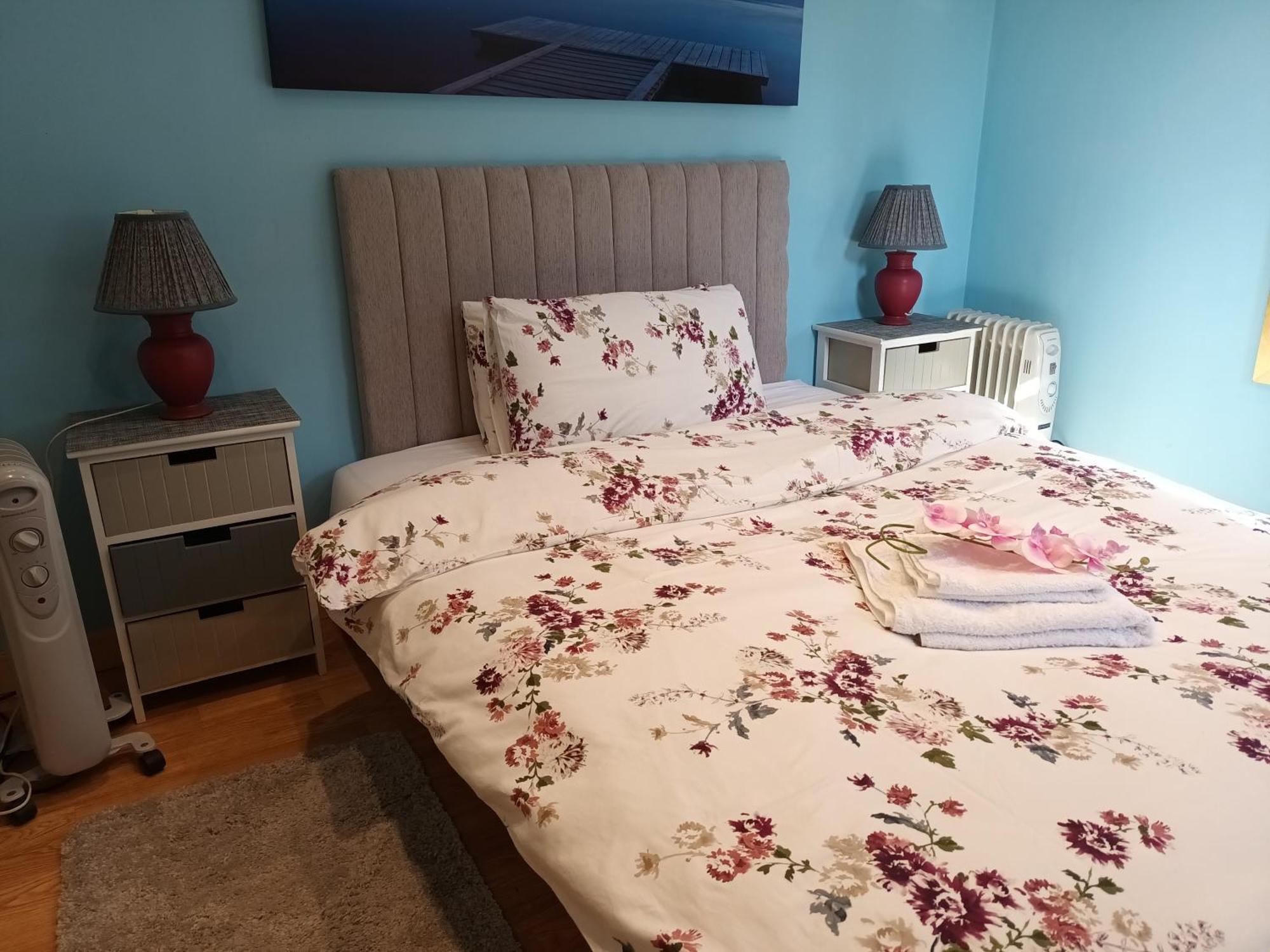 Private Suite In Oxfordshire, A40 Witney Buitenkant foto